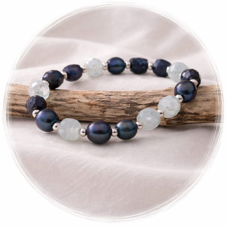 Tumšo pērļu rokassprādze izsmalcinātībai "Dziļā Elegance"